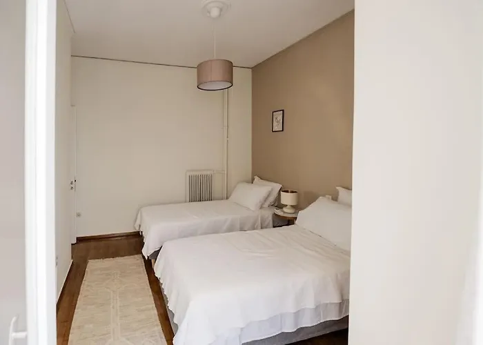 Апартаменты Cozy Spot In Center Патра