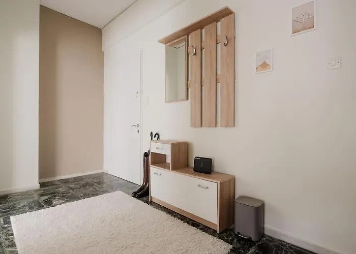 Апартаменты Cozy Spot In Center Патра